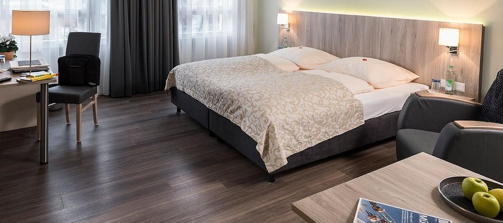 Aino Aparthotel Olympiapark Мюнхен Екстериор снимка